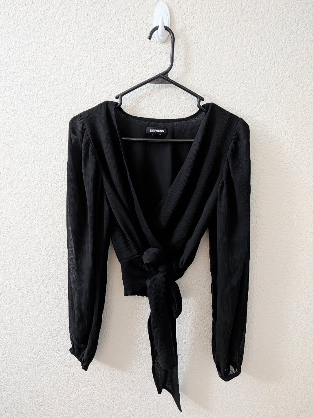BNWOT Express black v-neck faux wrap tie waist blouse - Size XS